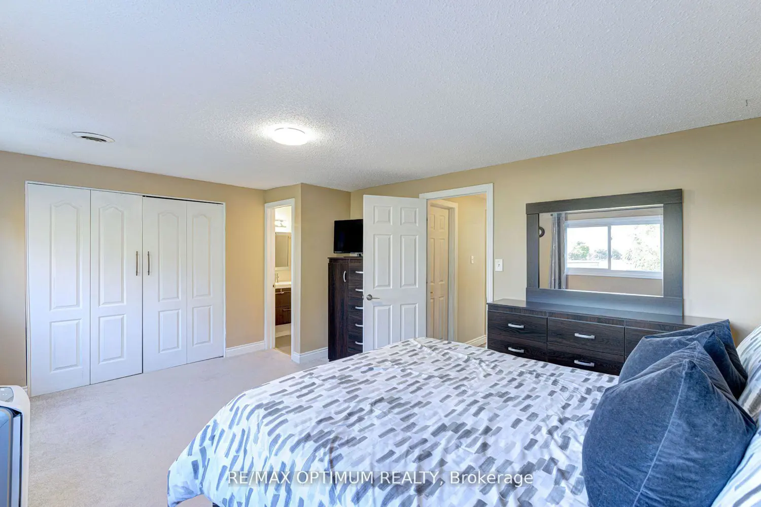 Additional image 12 of 2050 Upper Middle Road 81