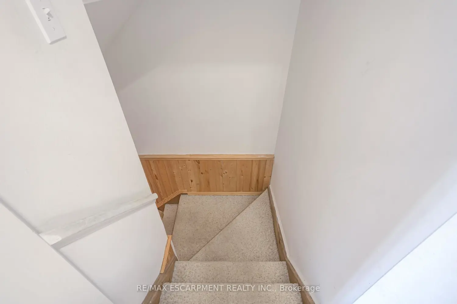 Additional image 16 of 1560 Kerns Road 5