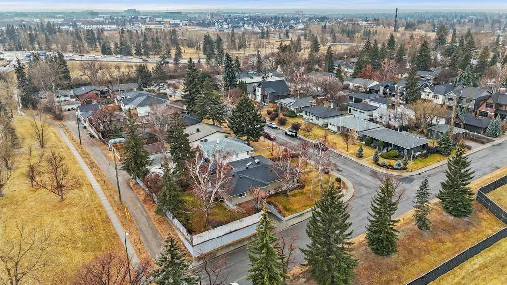 Additional image 3 of 3204 24a Street SW, Calgary, AB, T3C 1W7
