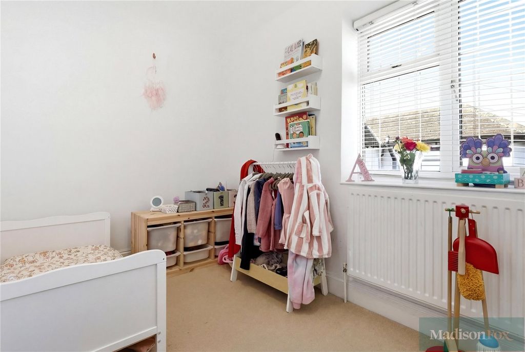 Additional image 20 of 3 bed semi-detached house for saleGravel Close, Chigwell, Essex IG7