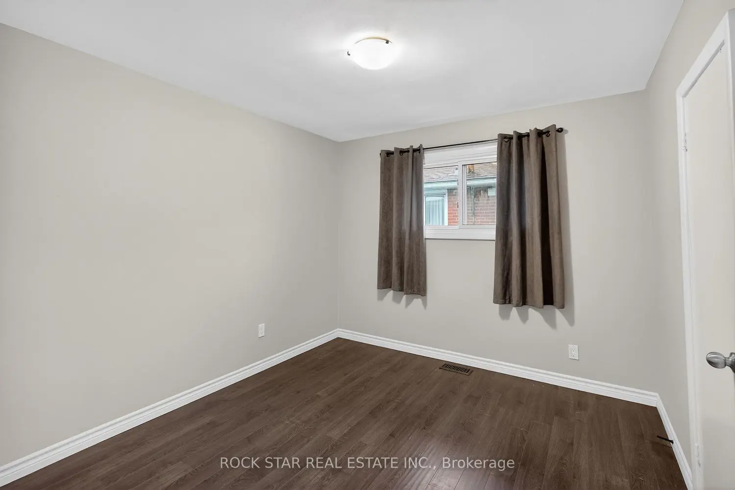 Additional image 13 of 399 East 15Th Street