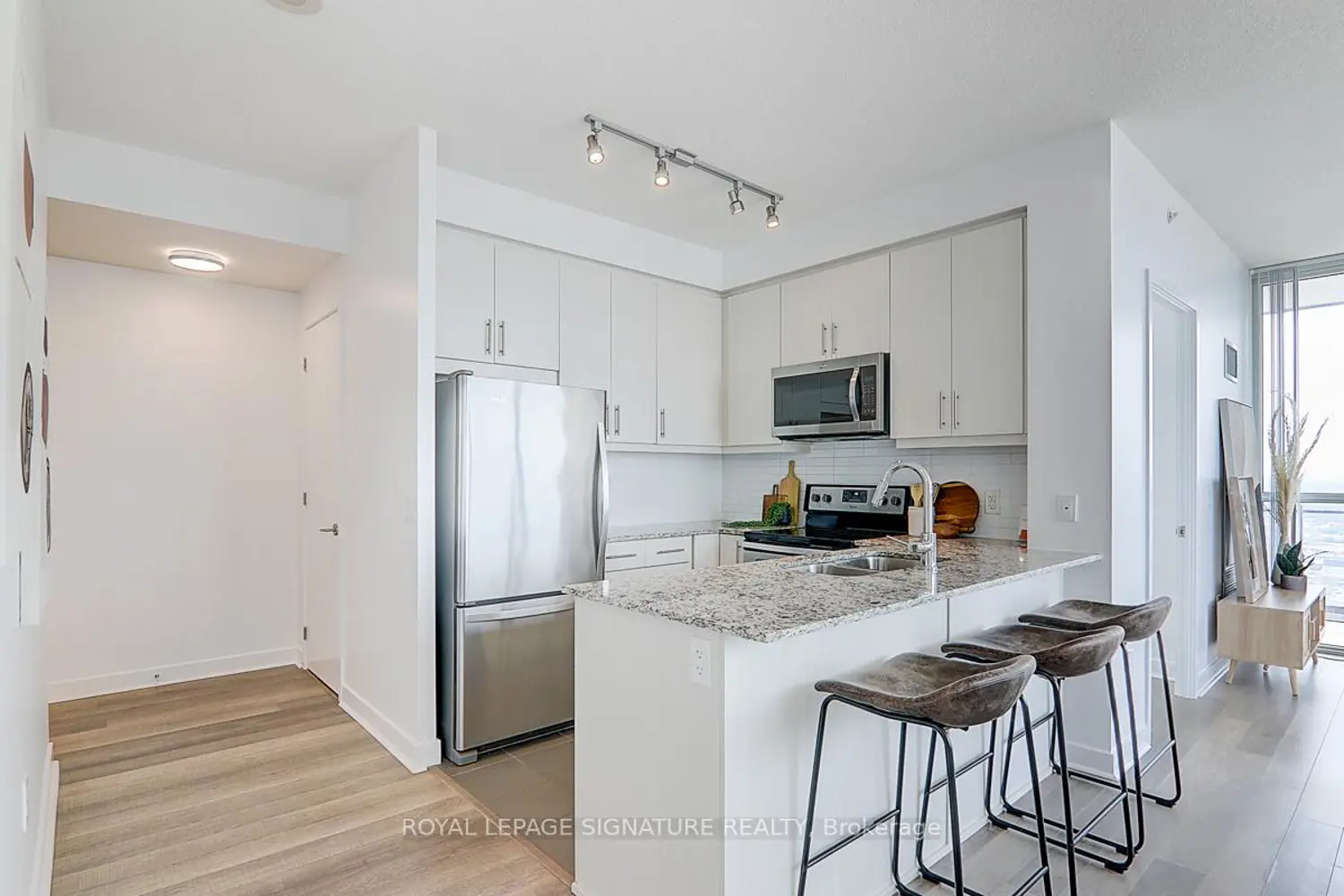 Additional image 16 of 3975 Grand Park Drive 3307