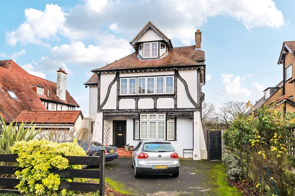 Additional image 11 of 8 bed detached house for saleLyonsdown Avenue, New Barnet EN5