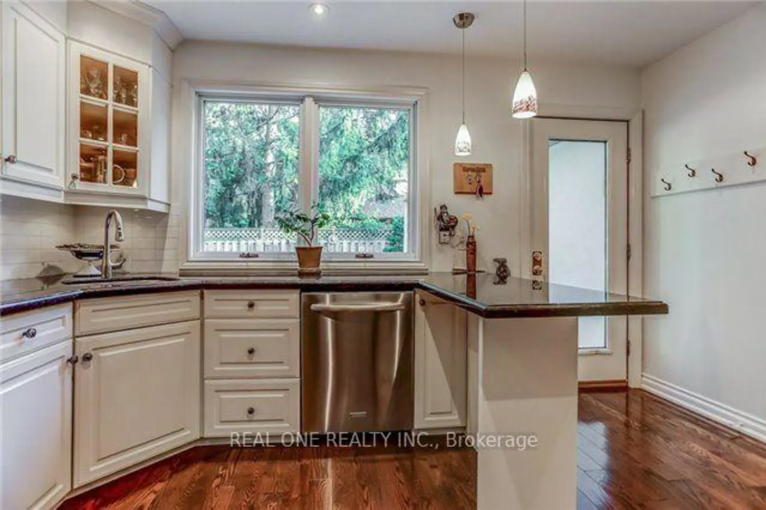 Additional image 8 of 1268 Lorne Park Road