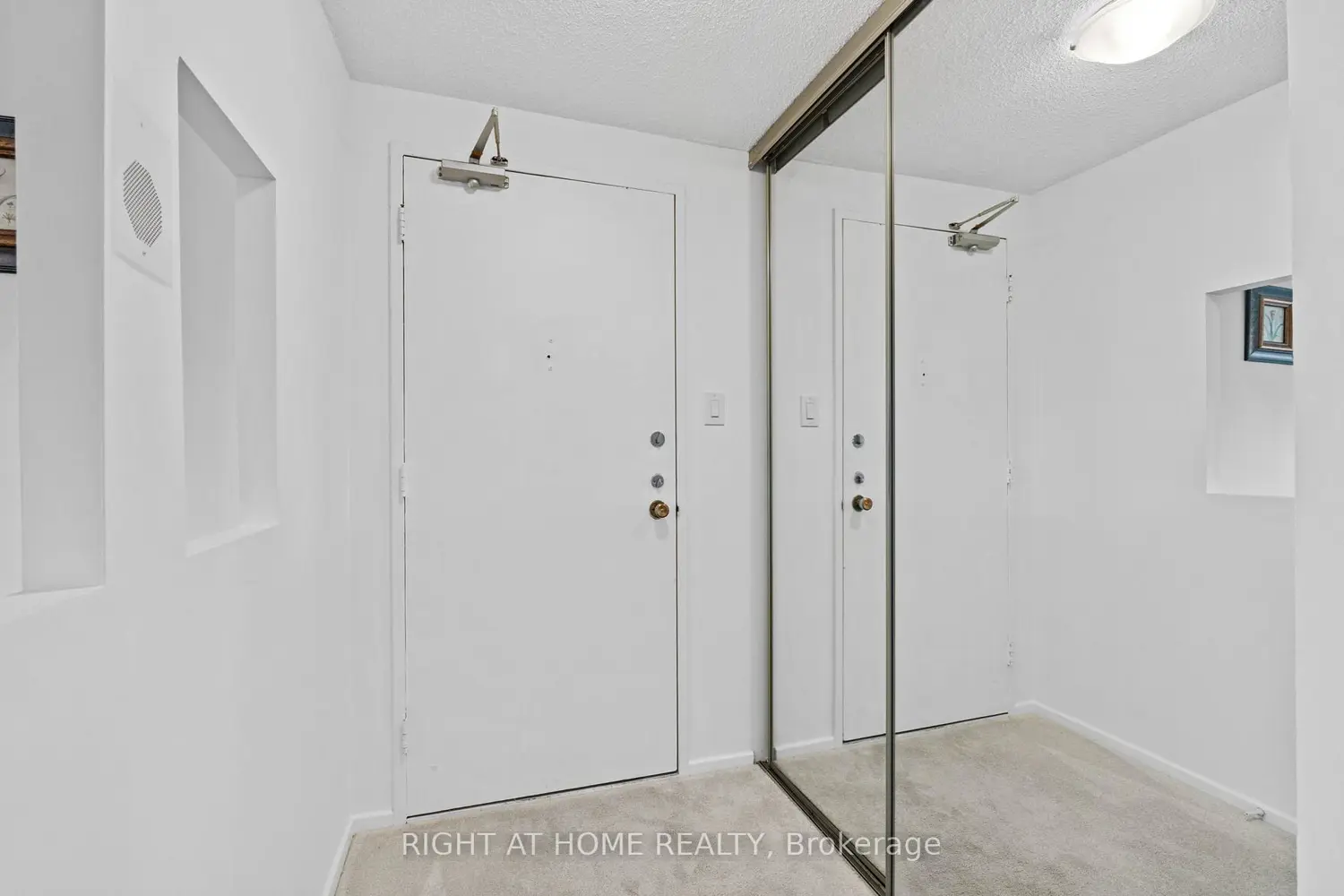 Additional image 5 of 1171 Ambleside Drive 906