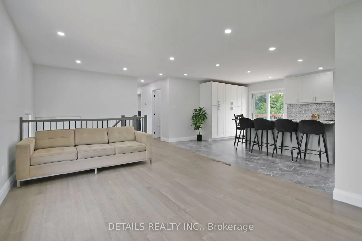 2708 Bekker's Court photo 5