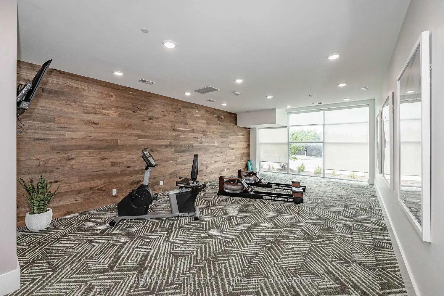 Additional image 14 of 1880 Gordon Street 104