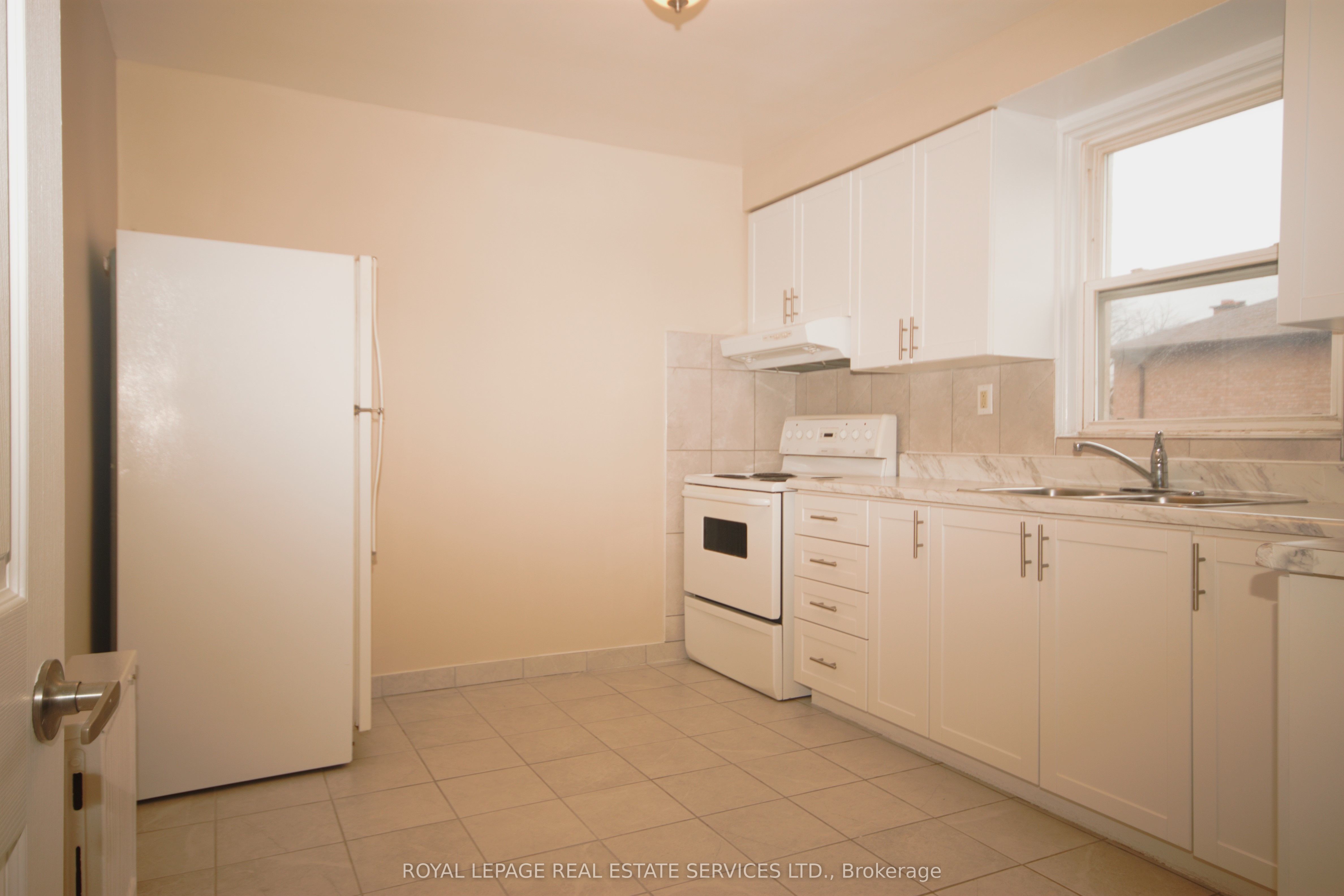 Additional image 6 of 2-62 Branstone #2 Road, Toronto, ON, M6Z 4E4