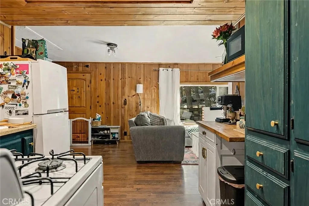 Additional image 42 of 32135 West Drive, Running Springs, CA 92382