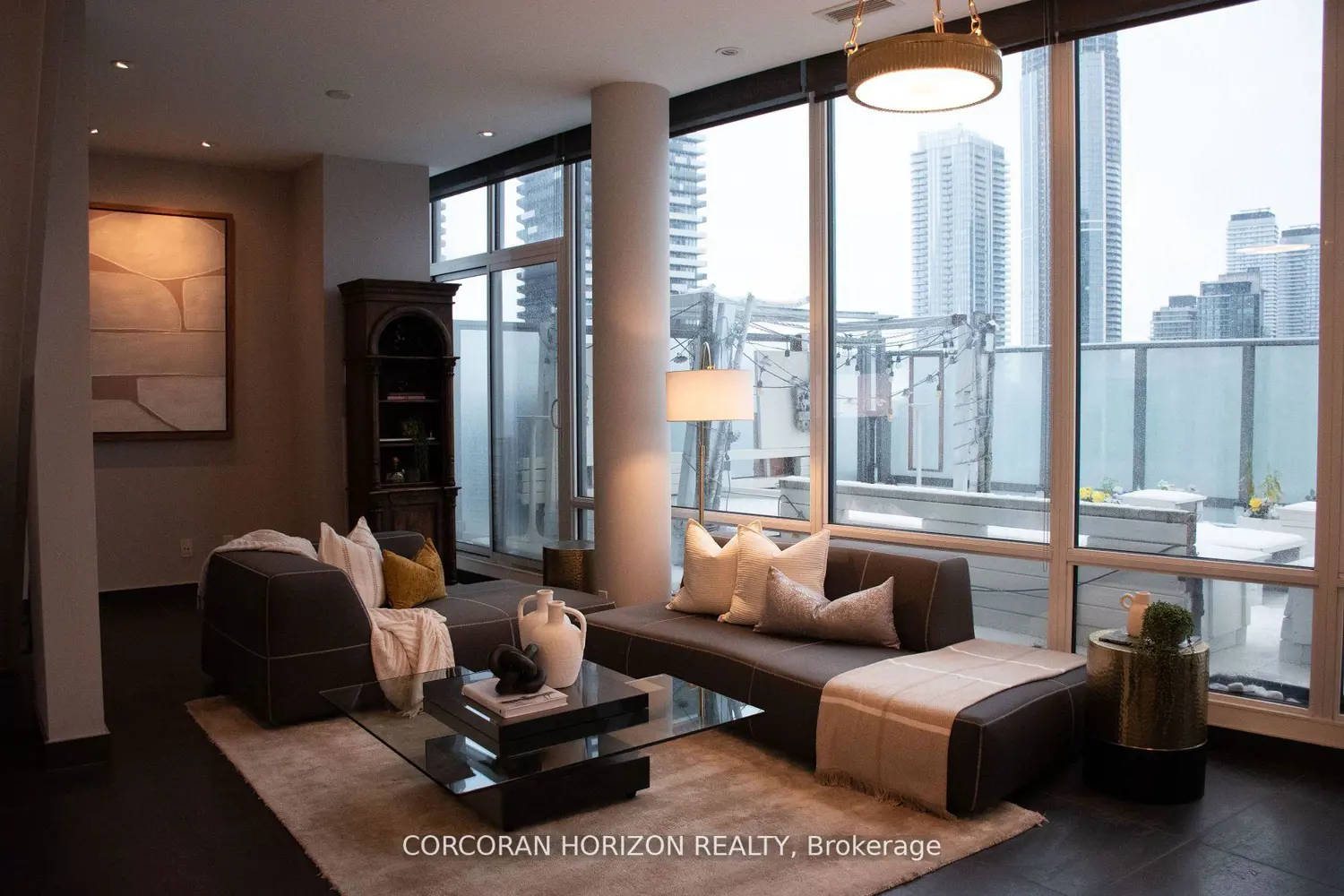 1 Market Street Ph3301