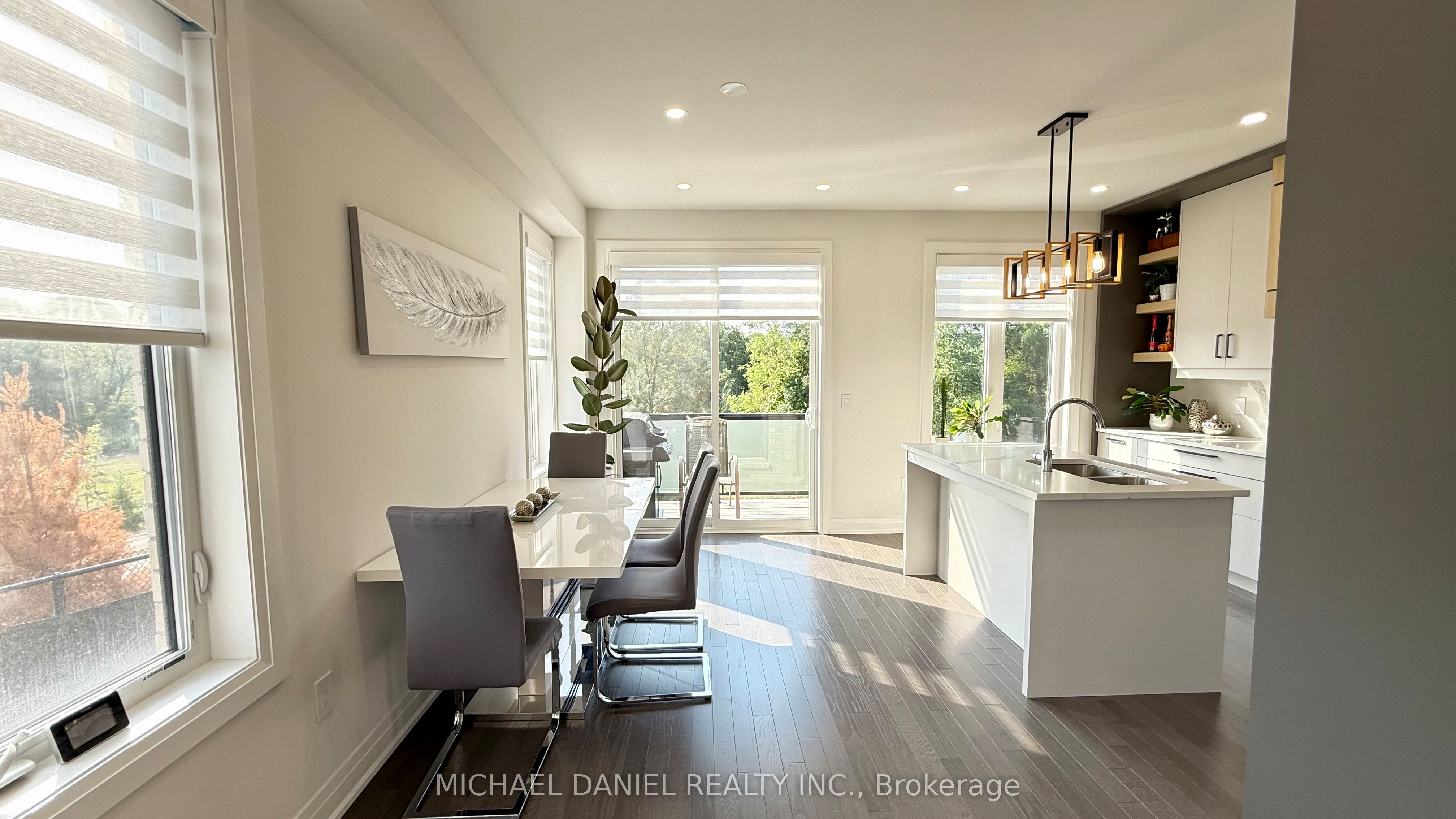 Additional image 4 of 571 New England Court, Newmarket, ON, L3X 2Z1