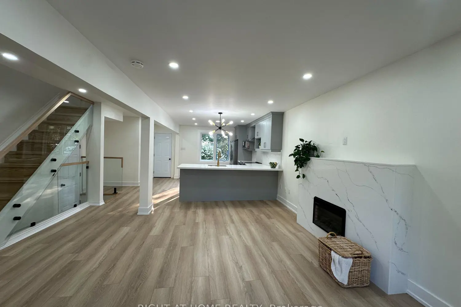 Additional image 5 of 210 Dearborn Avenue