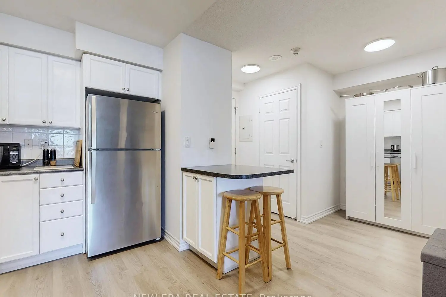 Additional image 3 of 3888 Duke Of York Boulevard 923