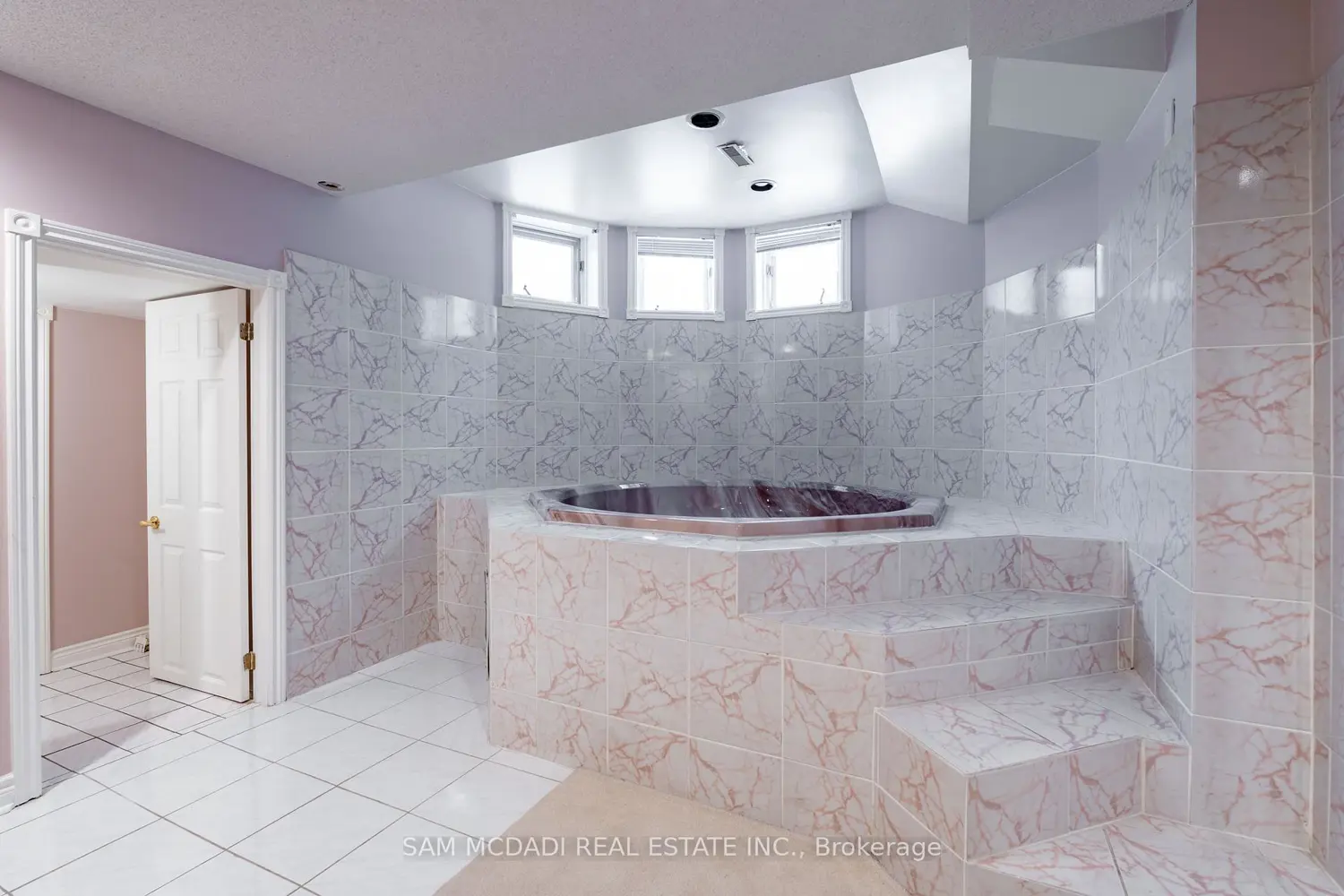 Additional image 18 of 2339 Glengarry Road