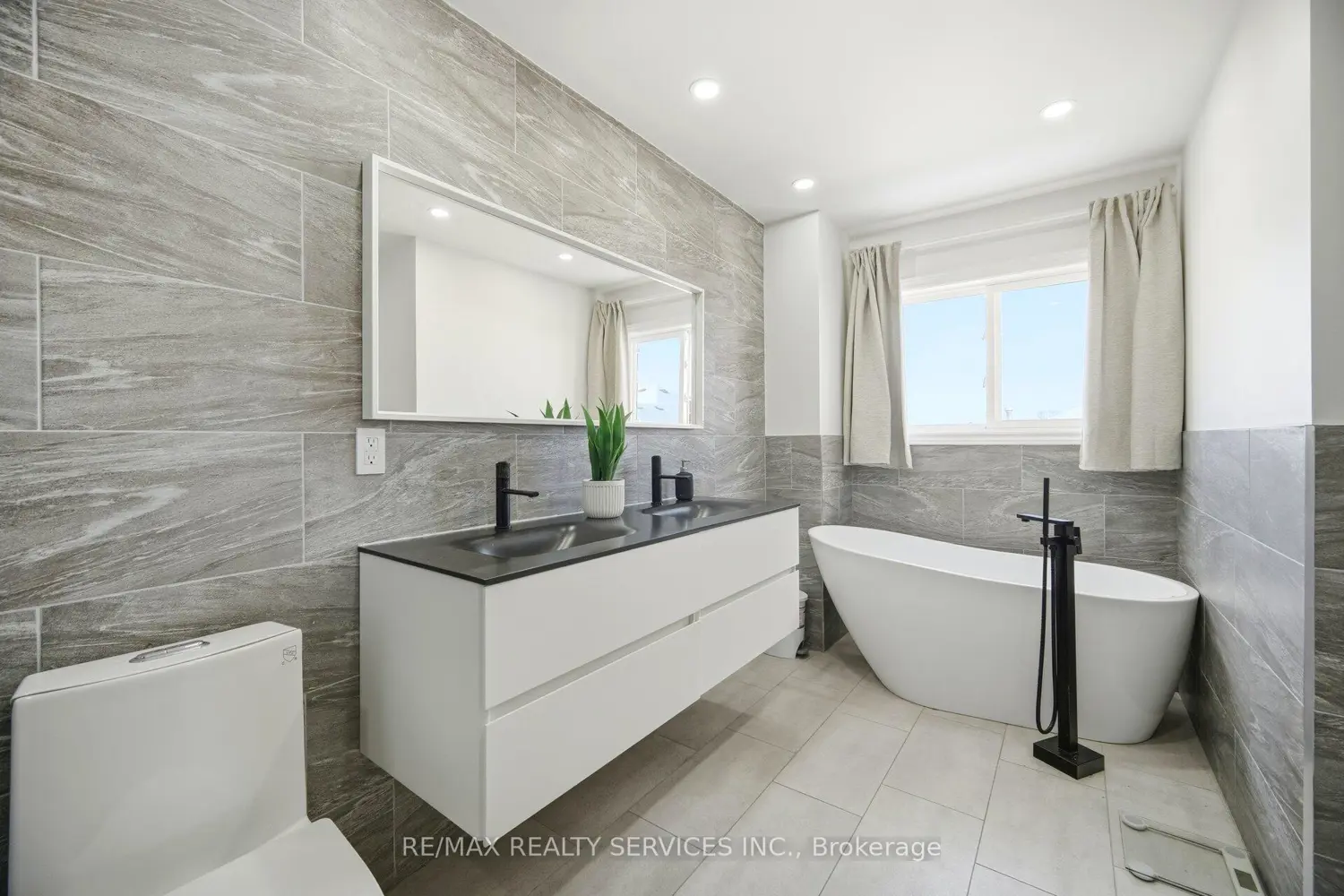 Additional image 7 of 71 Hutton Crescent