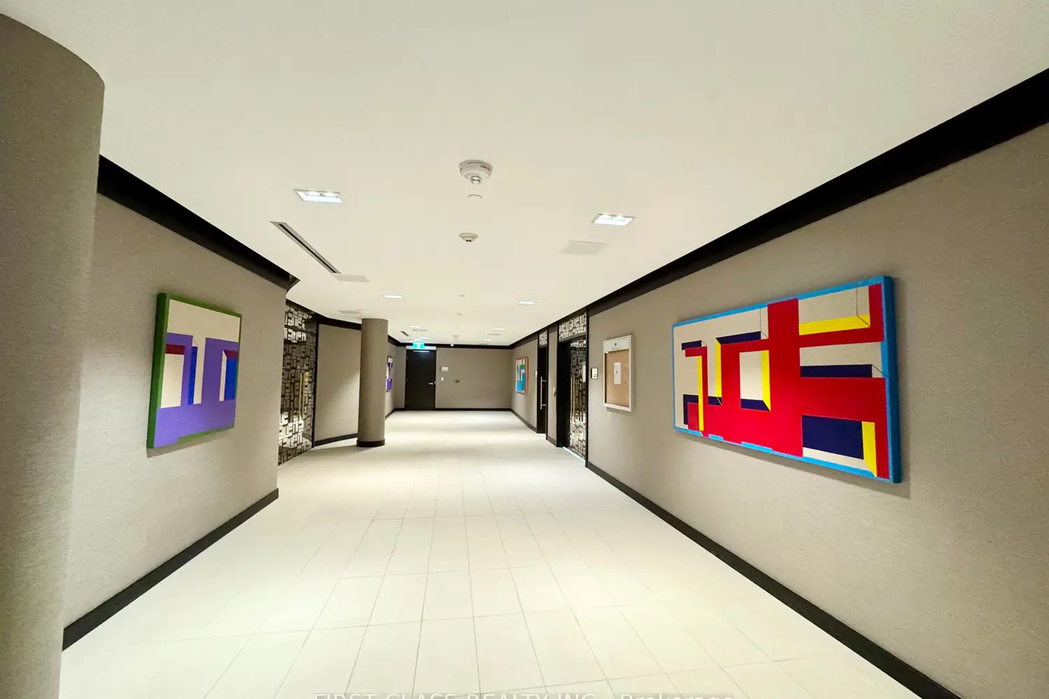 Additional image 10 of 501 Yonge Street 4002