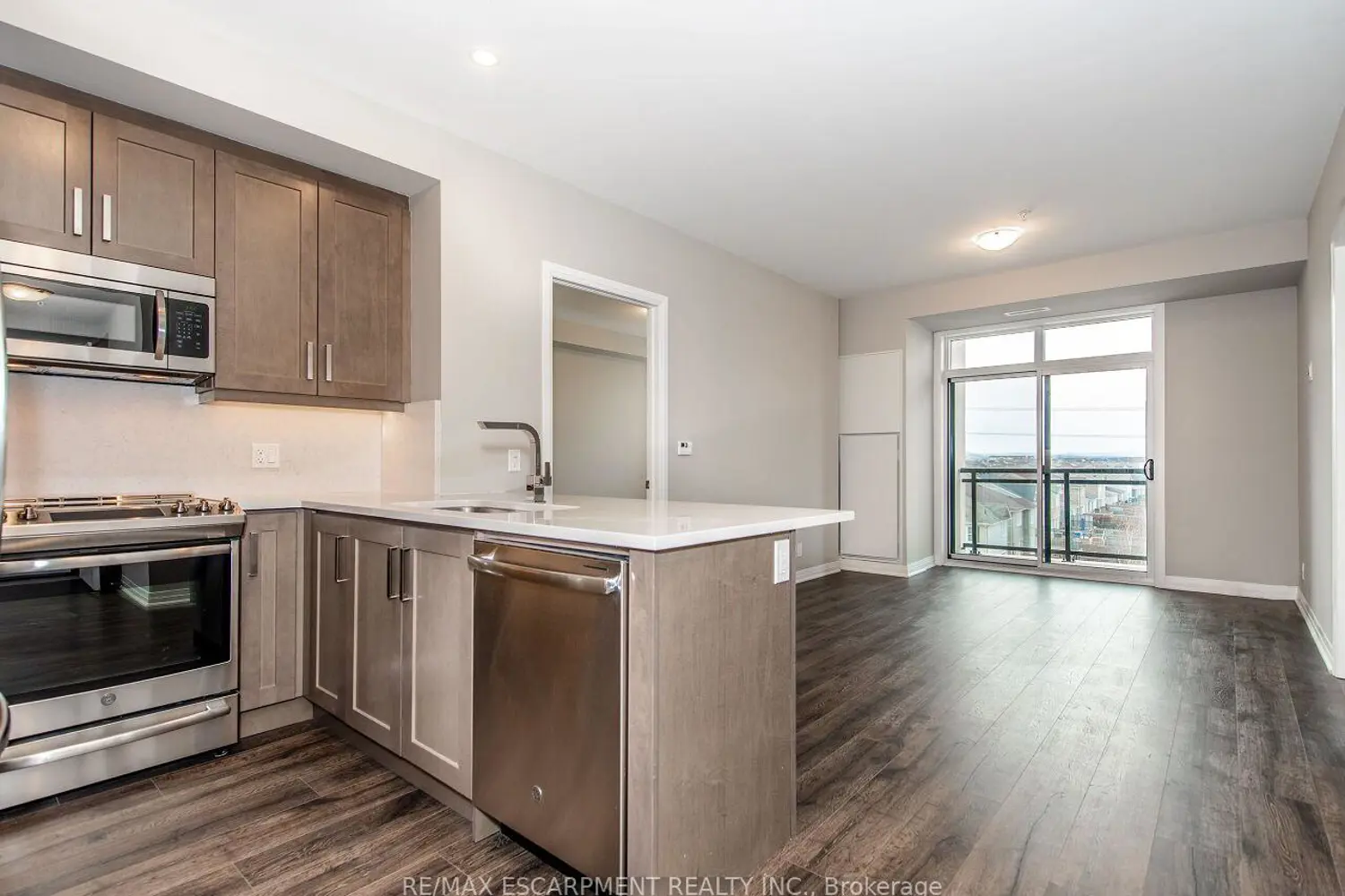 Additional image 7 of 1105 Leger Way 412