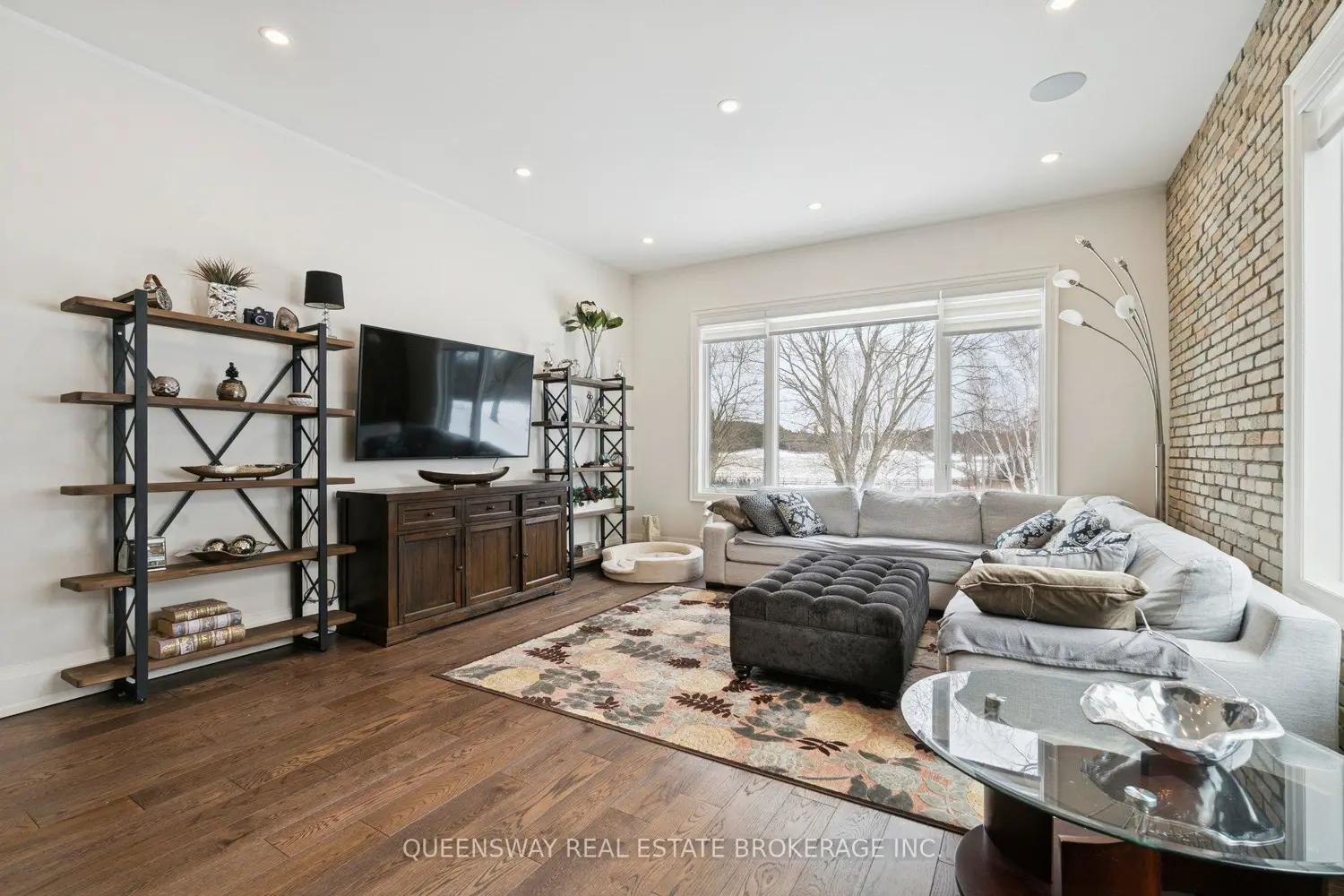 Additional image 15 of 8388 Fifth Side Road