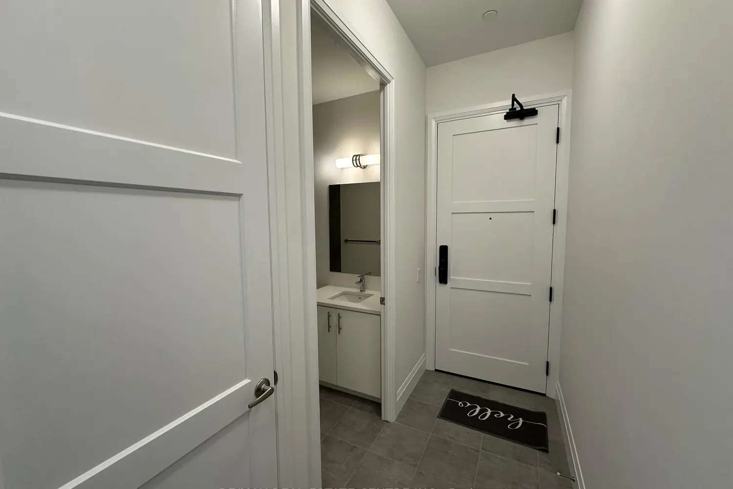 93 Arthur Street 1403 photo 4