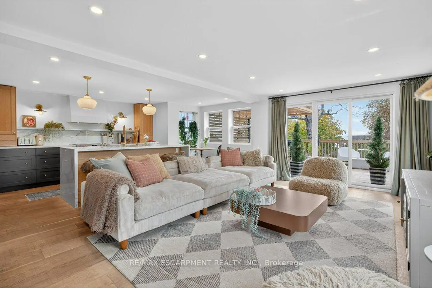 Additional image 5 of 5 Lees Line