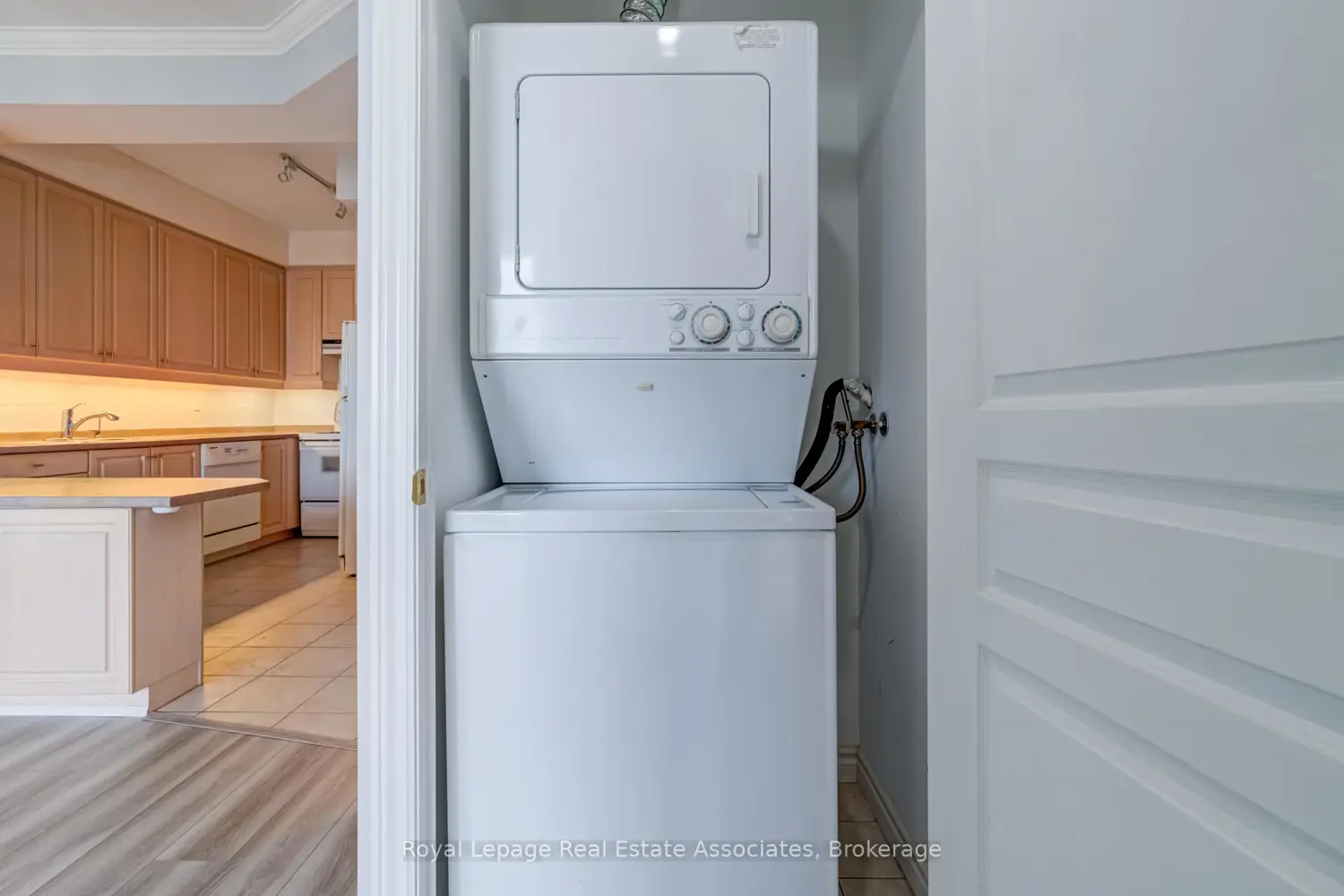 Additional image 13 of 1 Belvedere Court 909