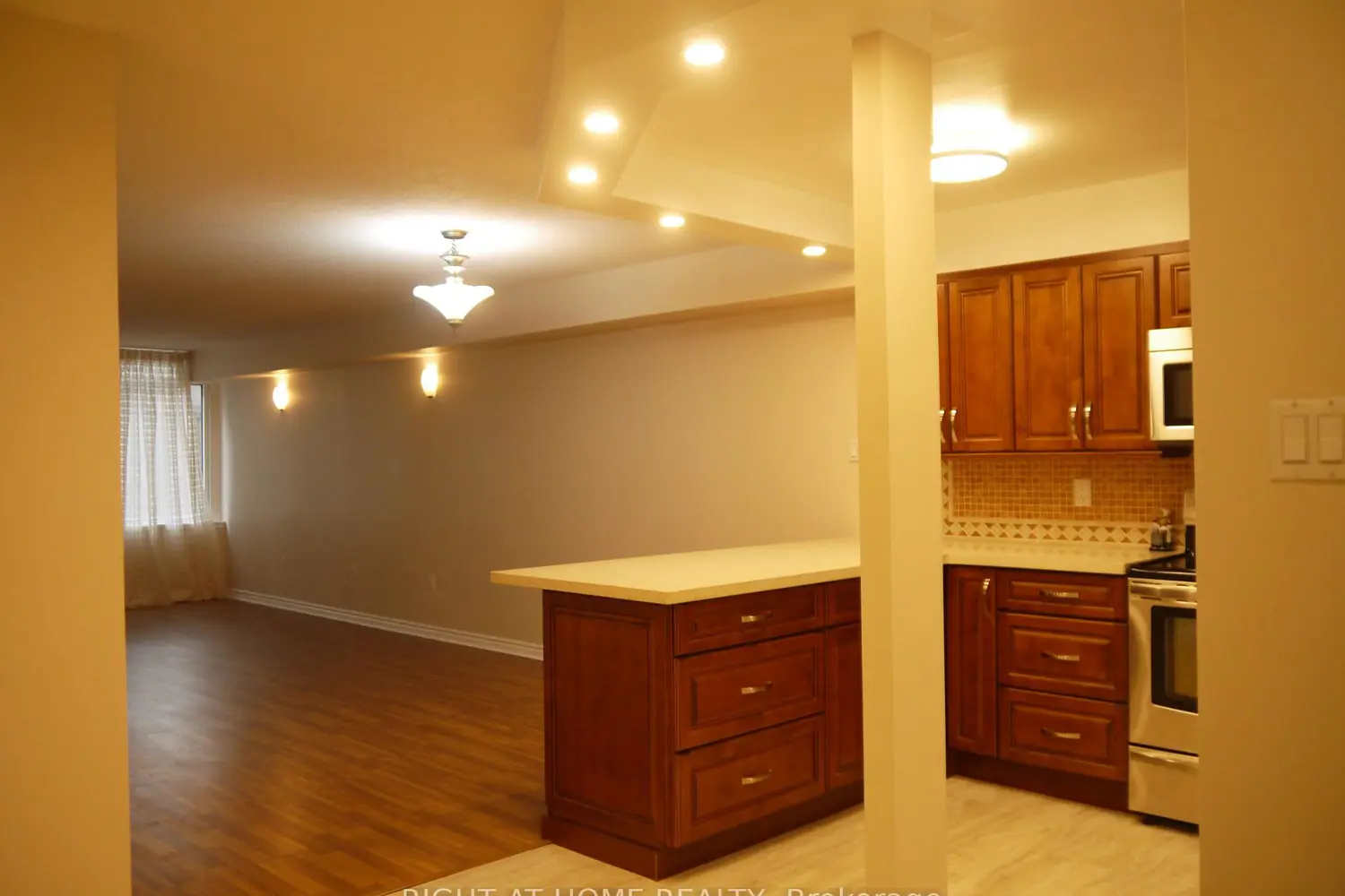 Additional image 18 of 45 Carlton Street 607