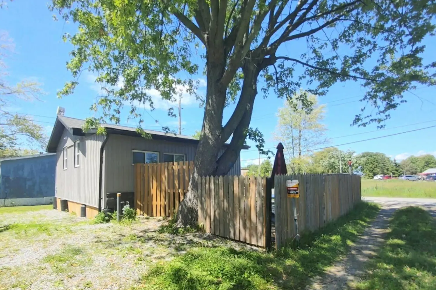 Additional image 13 of 12209 Lakeshore Road