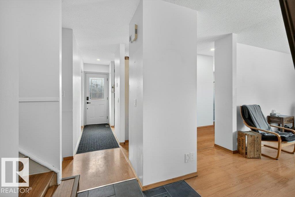 Additional image 3 of 2655 89 Street NW, Edmonton, AB, T6K2Y9