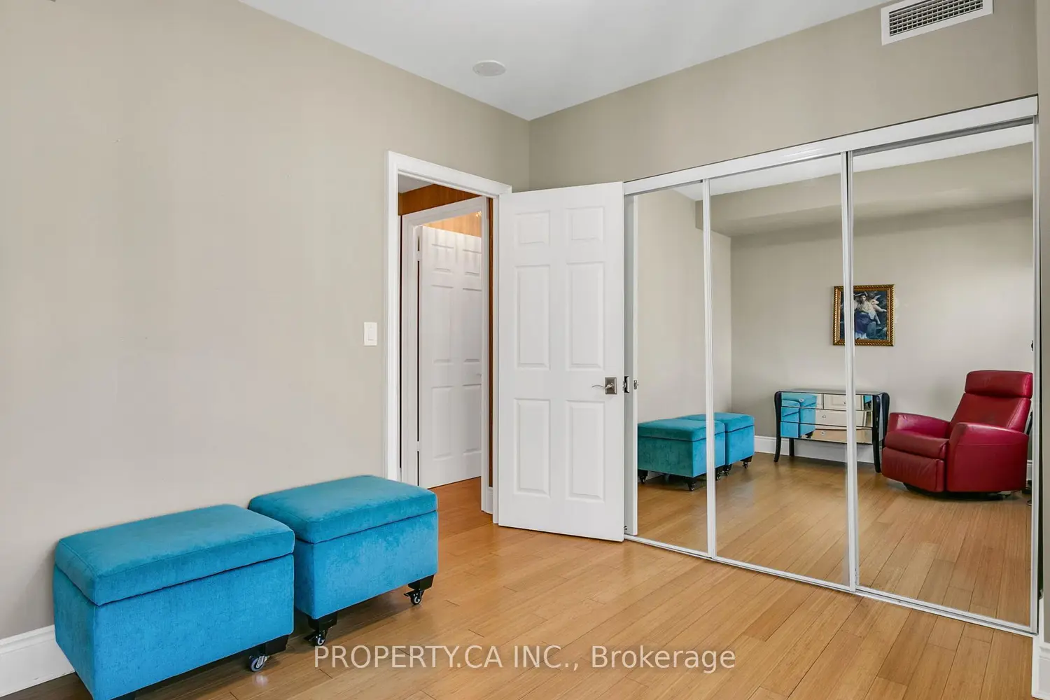 Additional image 15 of 3880 Duke Of York Boulevard 2804