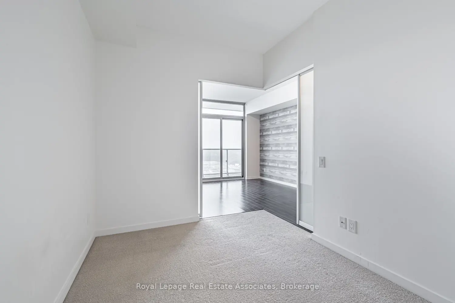 Additional image 15 of 105 The Queensway 2206