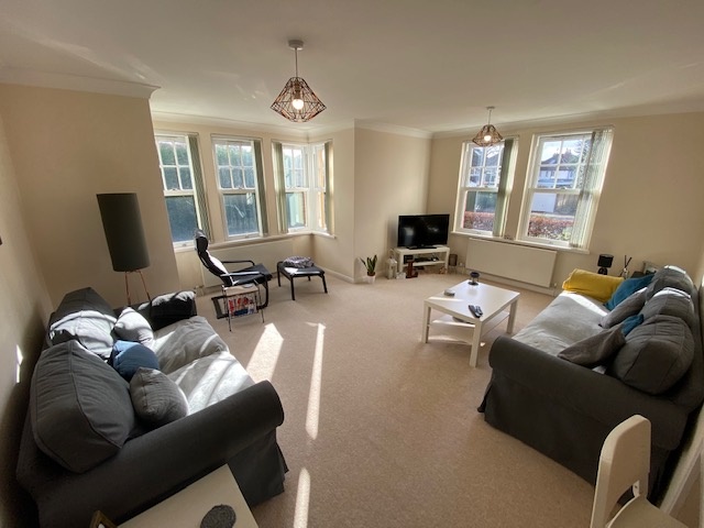 2 Bed Flat, Castleton Court, LS16, N1 7GU