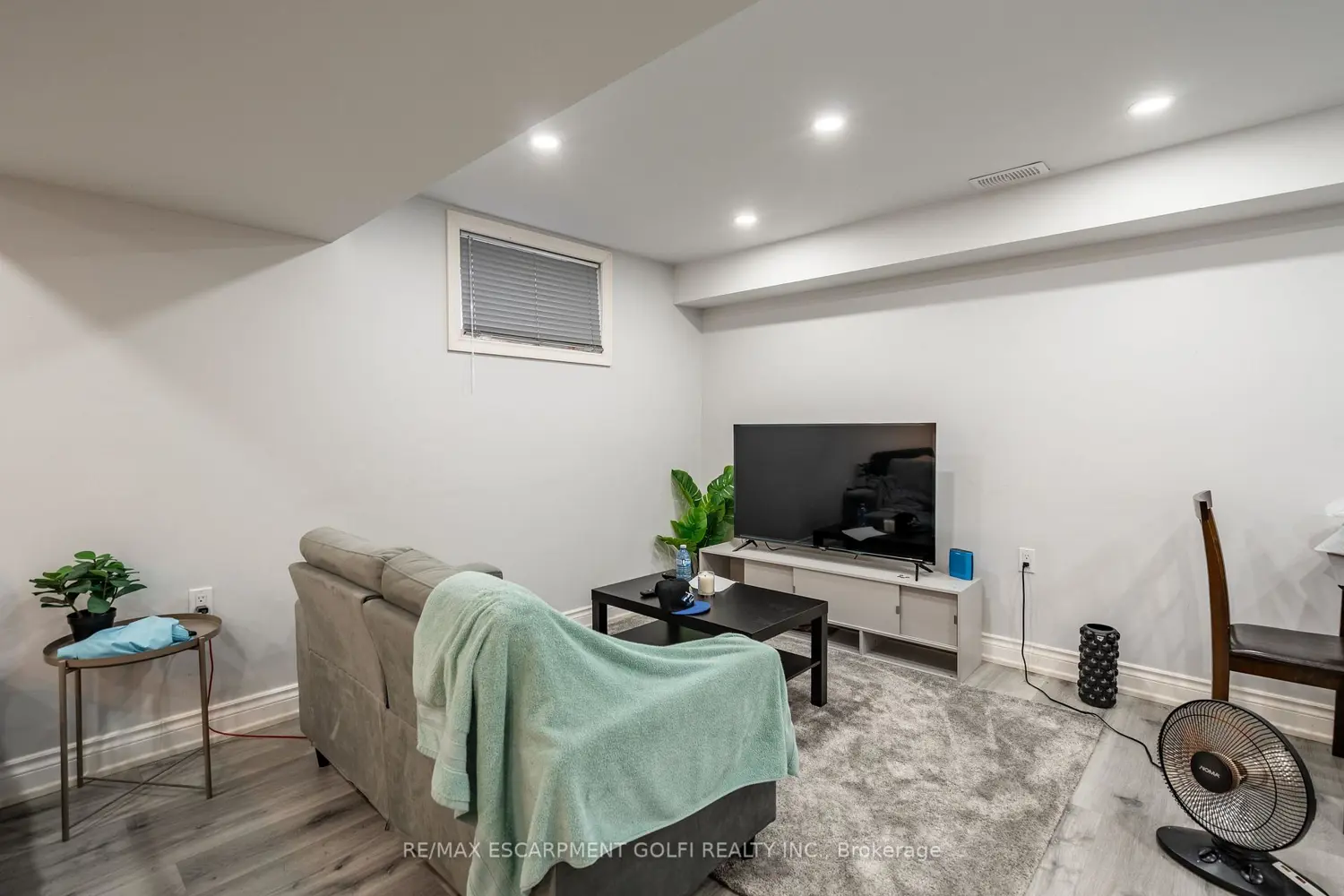 Additional image 15 of 98 Shoreview Place 40