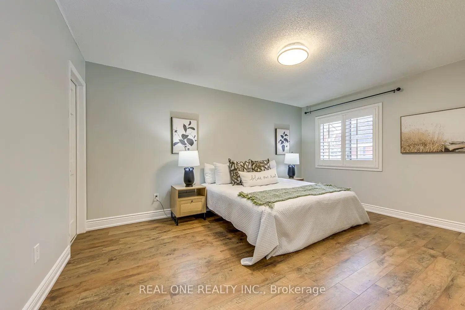 Additional image 18 of 2006 Glenada Crescent 2