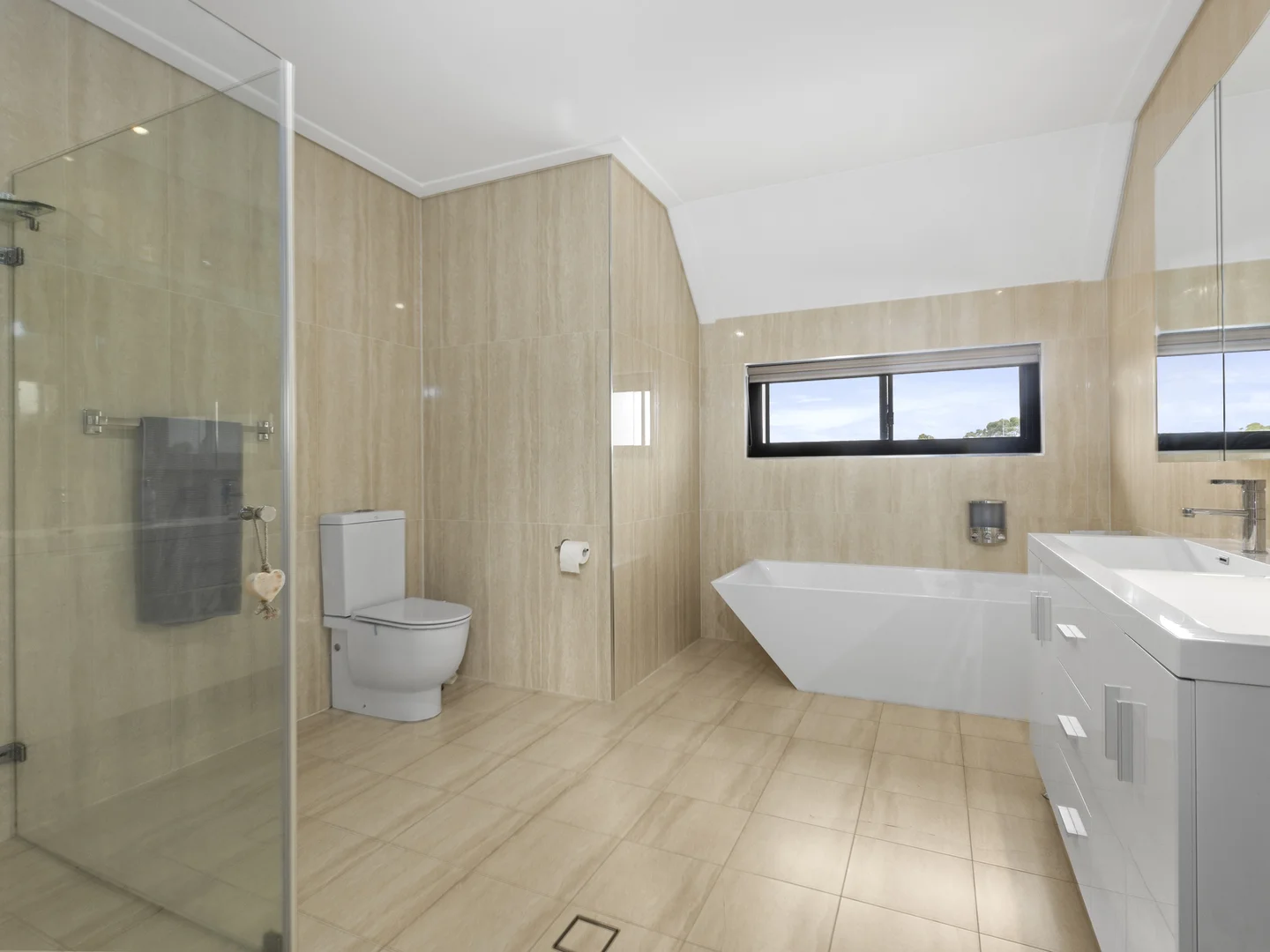 Additional image 13 of 115 Sir Warwick Fairfax Drive, Harrington Park NSW 2567