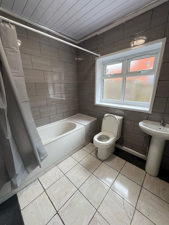 Additional image 3 of Room in a Shared House, Westfield Road, LS3, N1 7GU