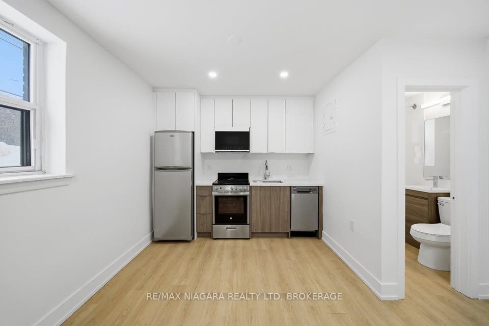 Additional image 2 of 995 O'connor Drive, Toronto, ON, M4B 2T1