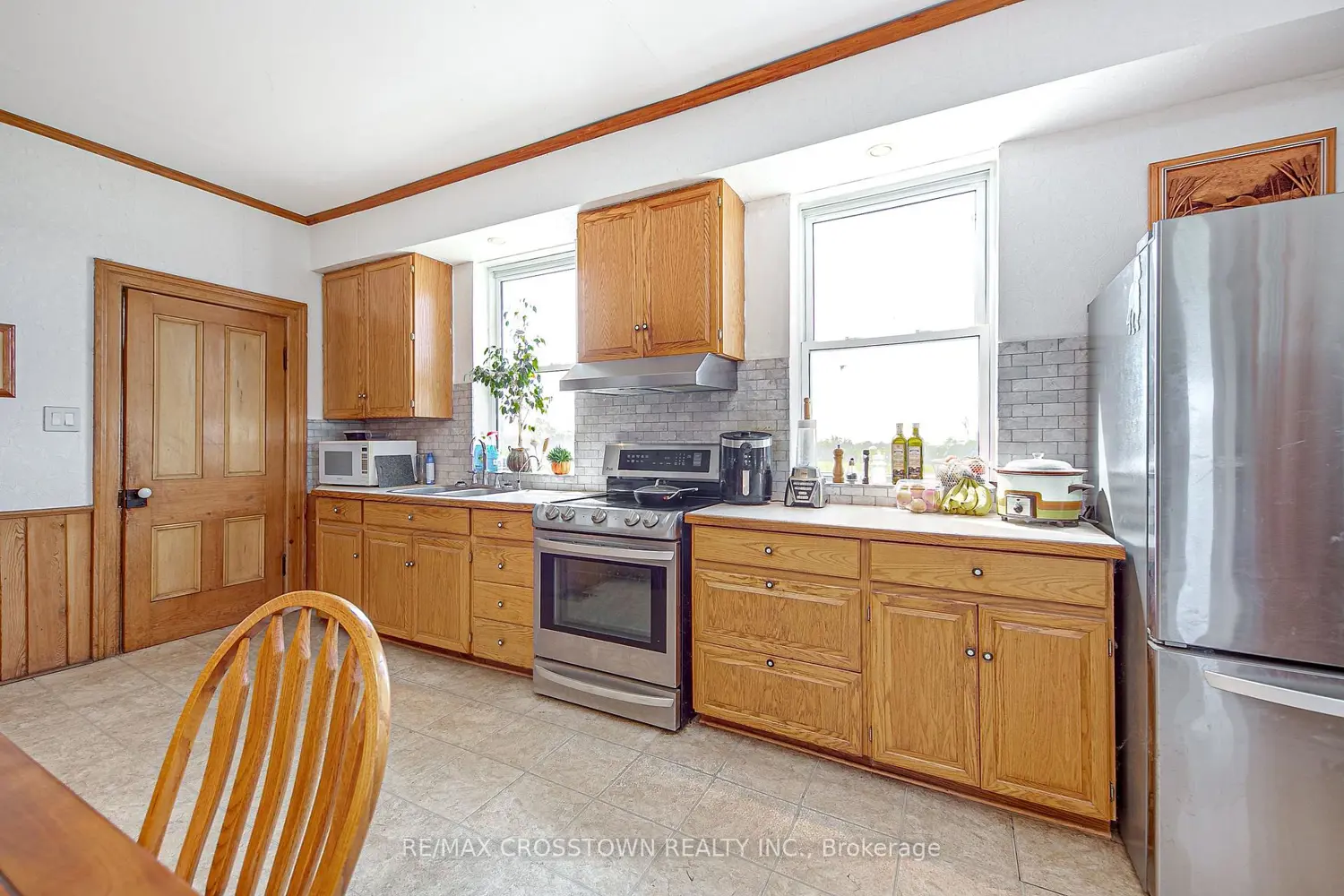 Additional image 10 of 6409 10Th Line