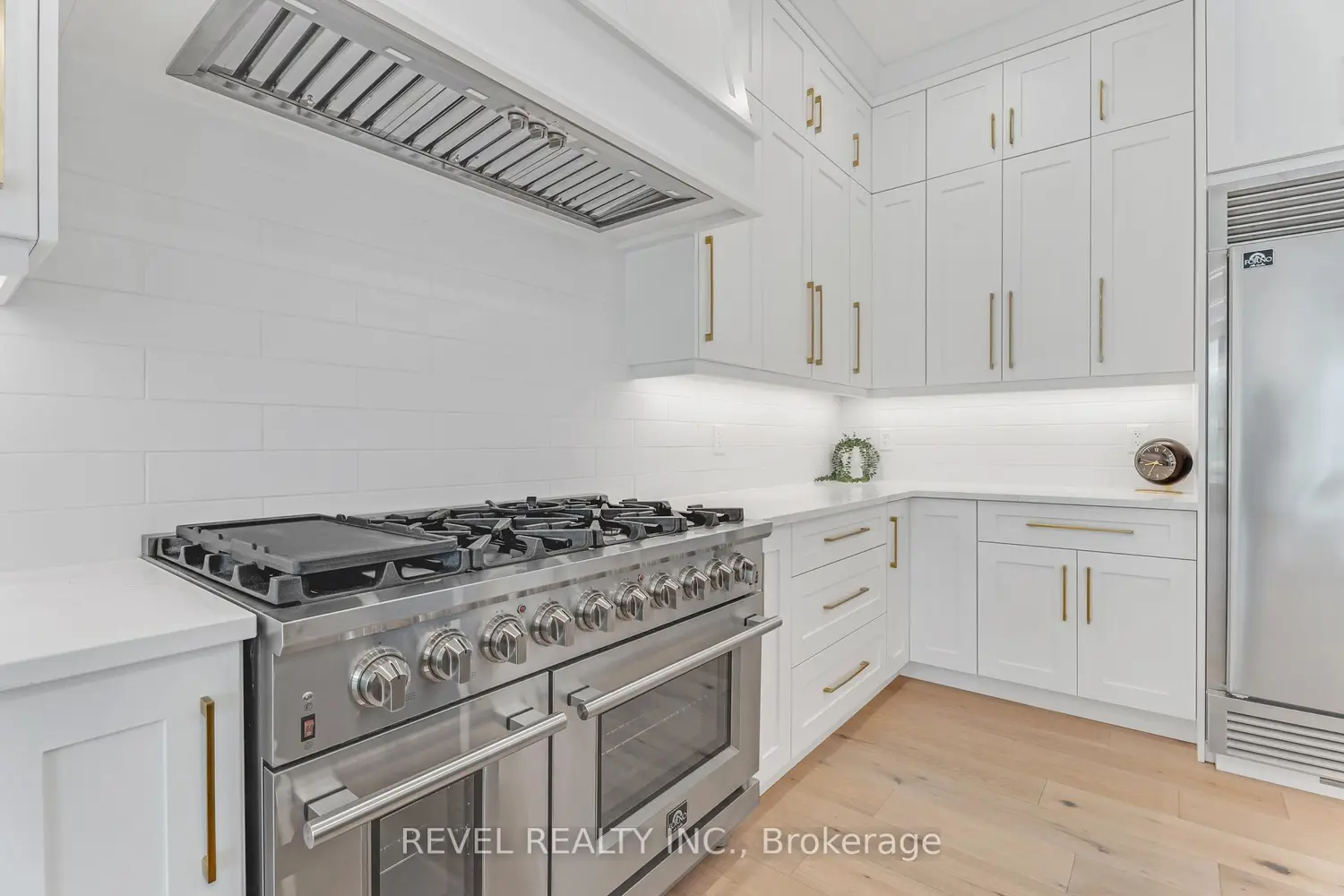 Additional image 4 of 4678 Lobsinger Line