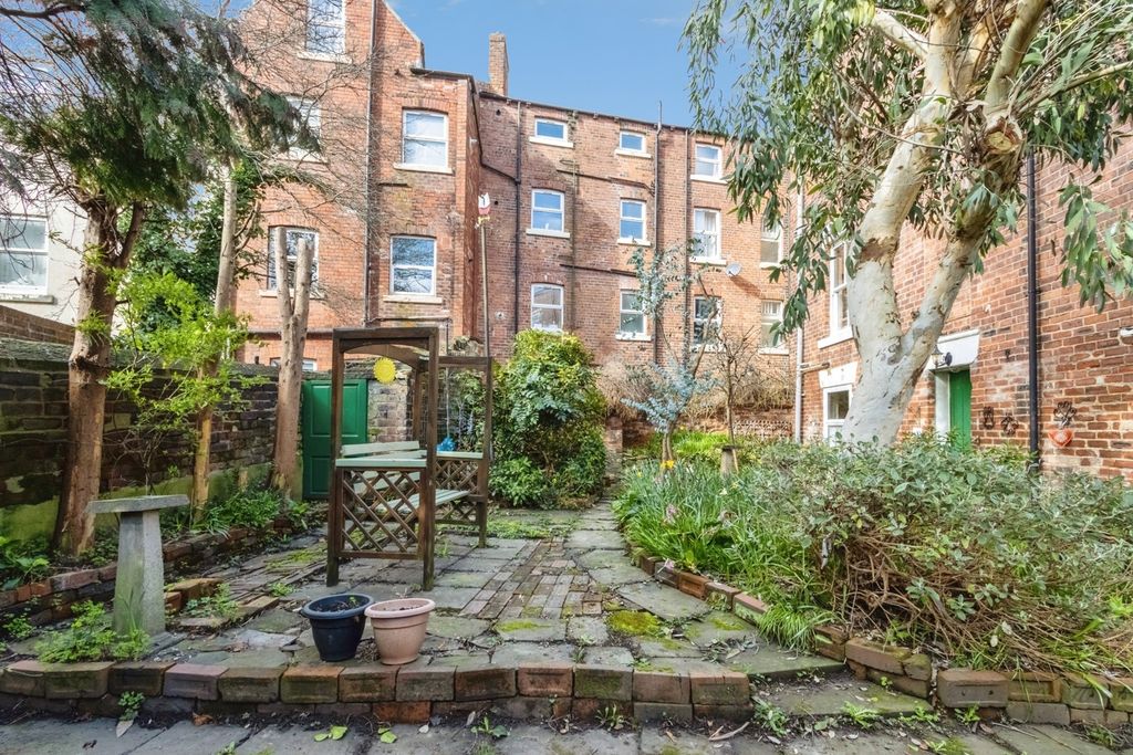 Additional image 4 of 4 bed detached house for saleCollege Grove, Wakefield, West Yorkshire WF1