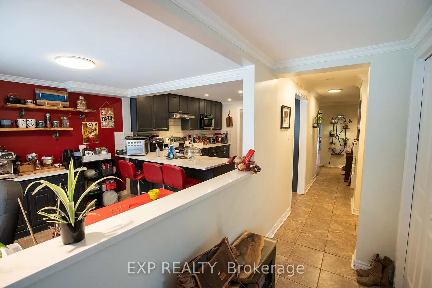 1108 Grenoble Crescent photo 2