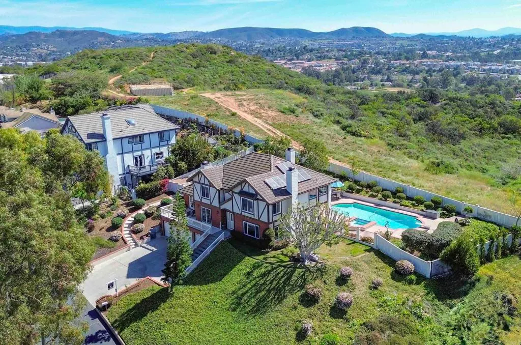 Additional image 3 of 2525 Dundee Way, Vista, CA 92081