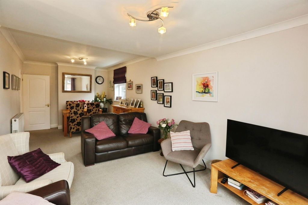 Additional image 4 of 3 bed detached bungalow for saleLower Northam Road, Hedge End, Southampton SO30