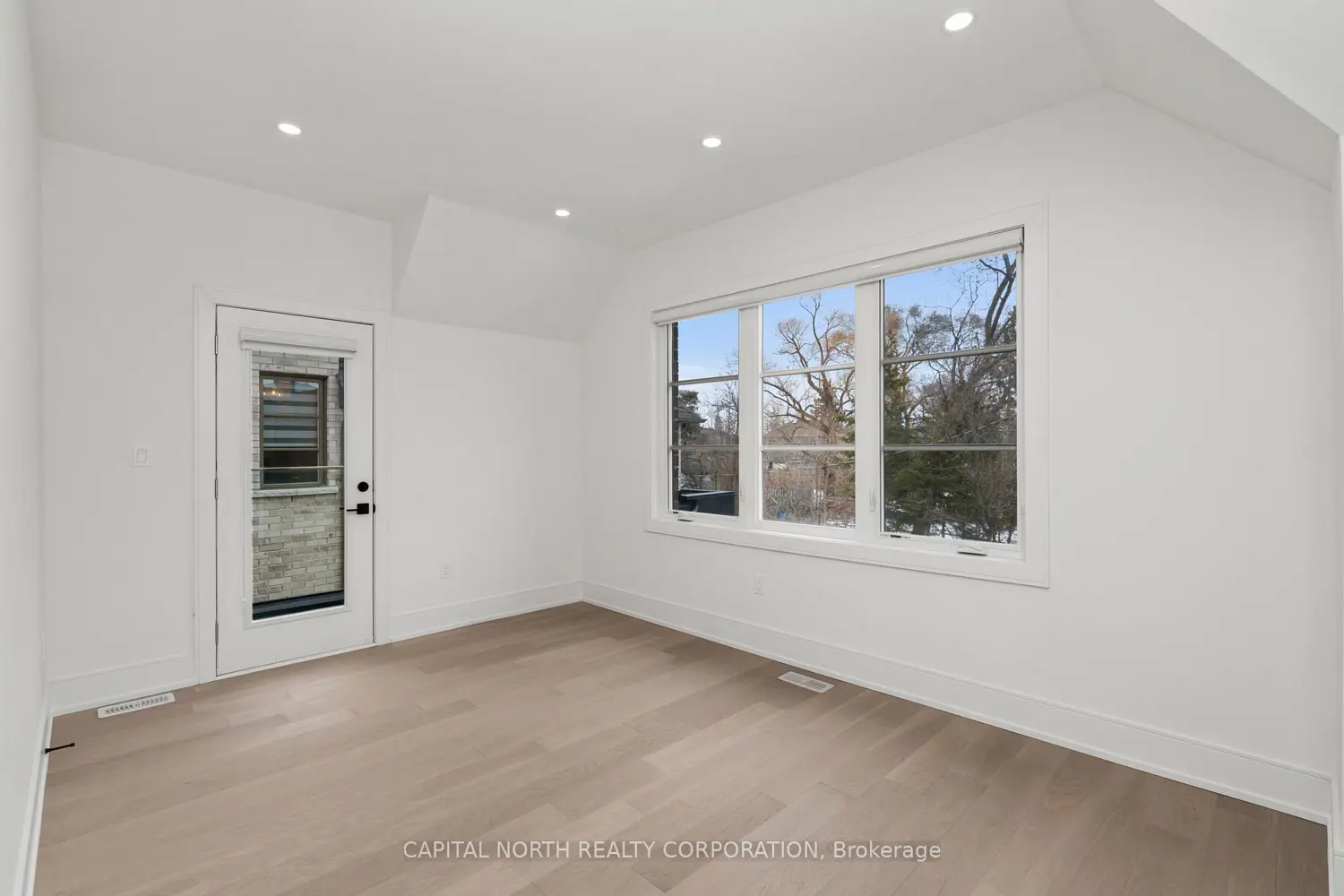 Additional image 15 of 1076 Roosevelt Road