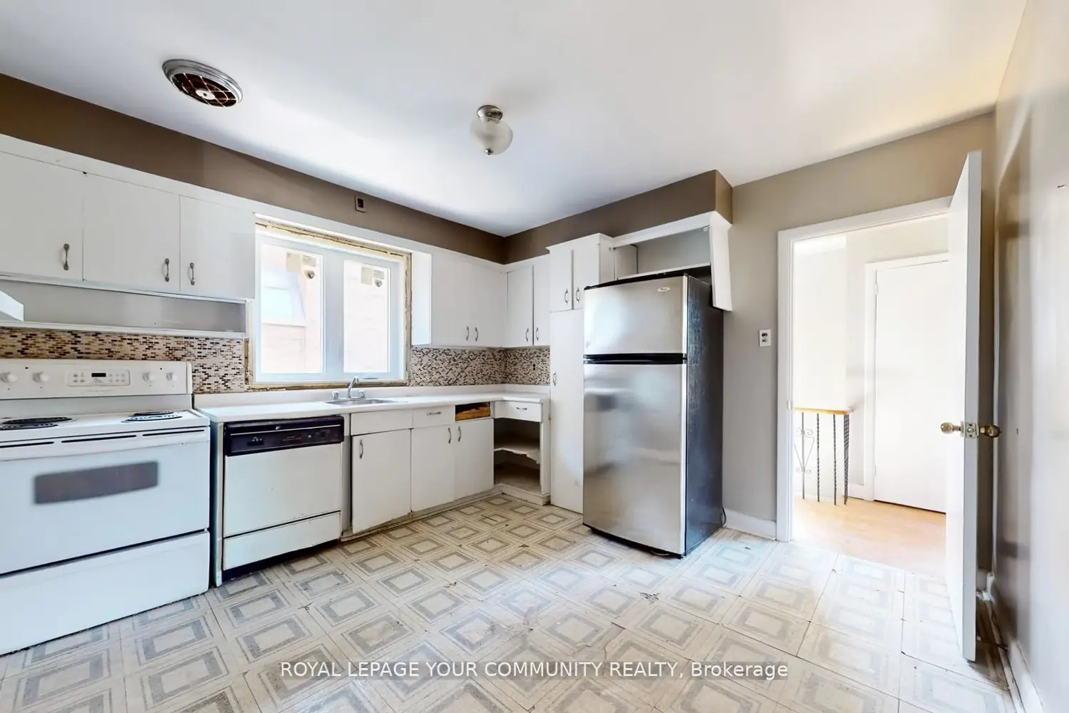 Additional image 7 of 480 Ellerslie Avenue