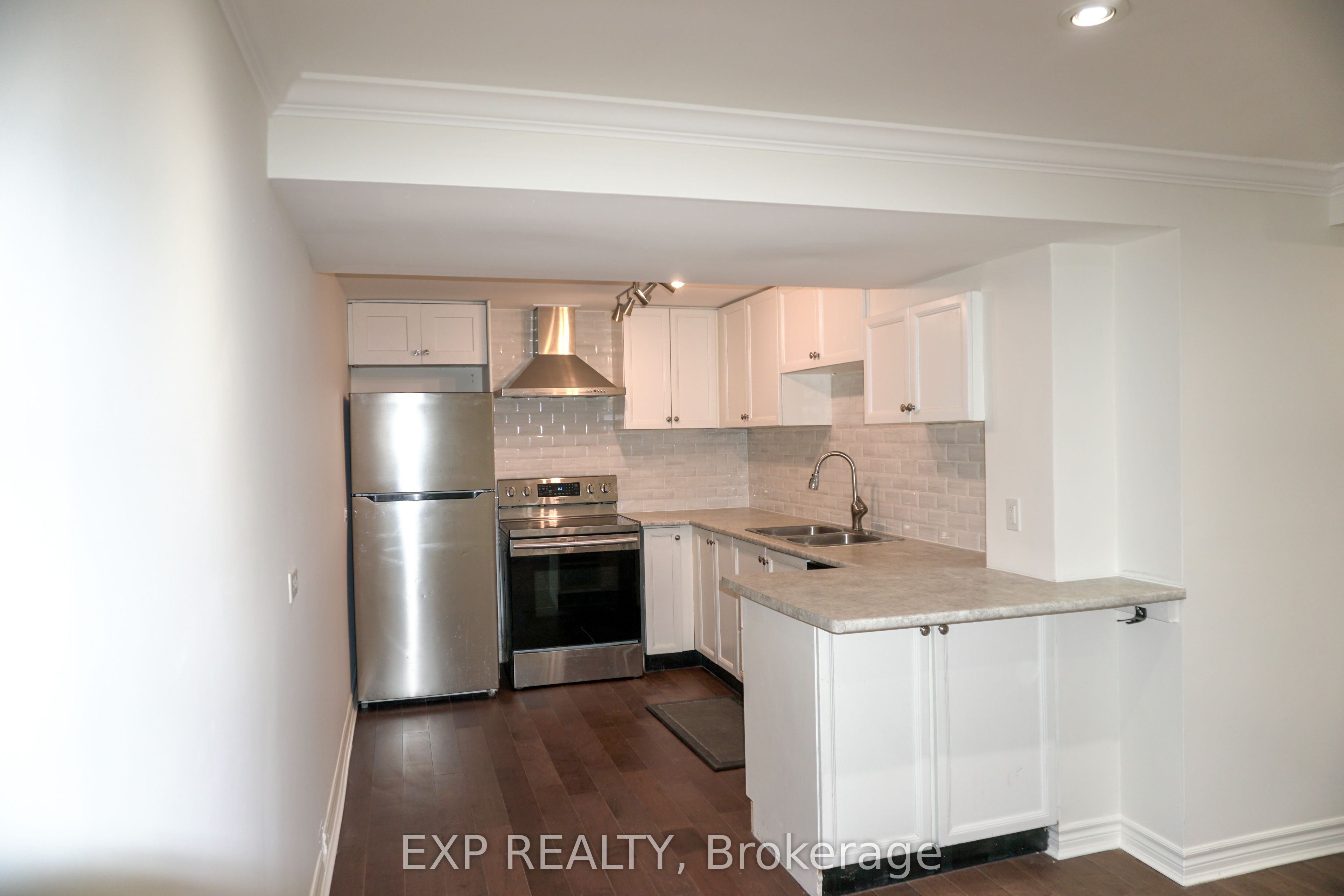 Additional image 4 of Basement-364 Kirby Crescent, Newmarket, ON, L3X 1G8