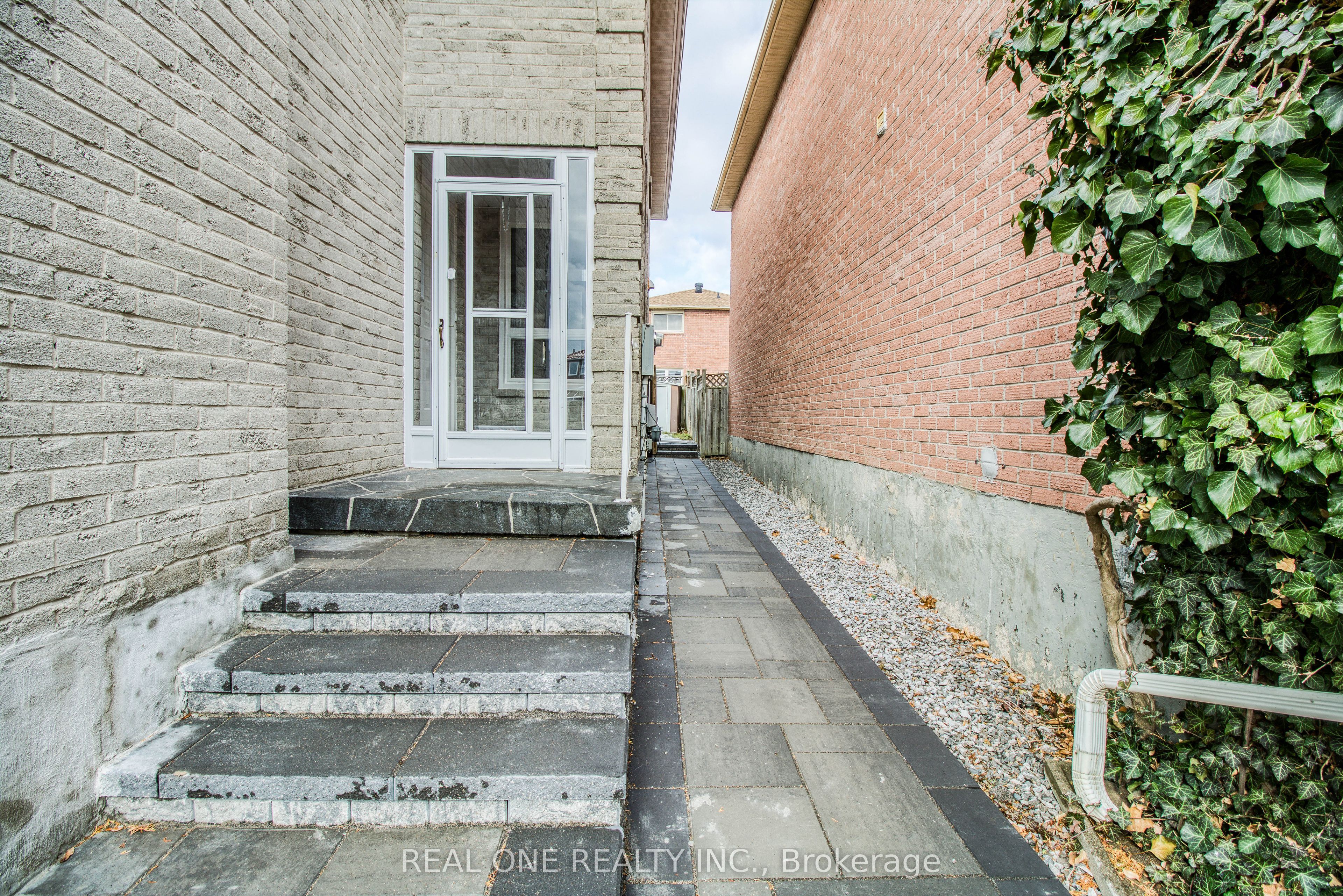 Additional image 5 of 32 Charlton Avenue, Vaughan, ON, L4J 6W3