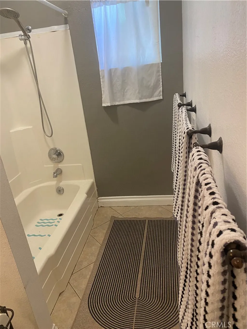 1423 W Hoffer St, Banning, CA 92220