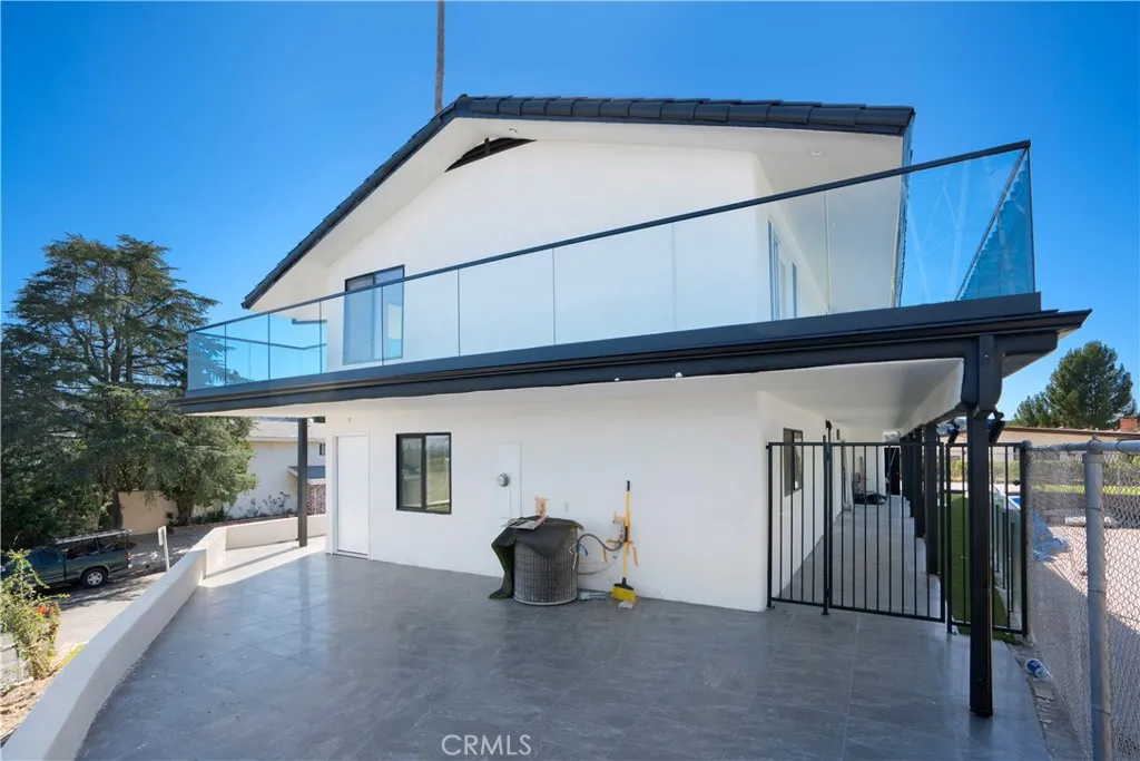 18827 Edleen Drive, Tarzana, CA 91356