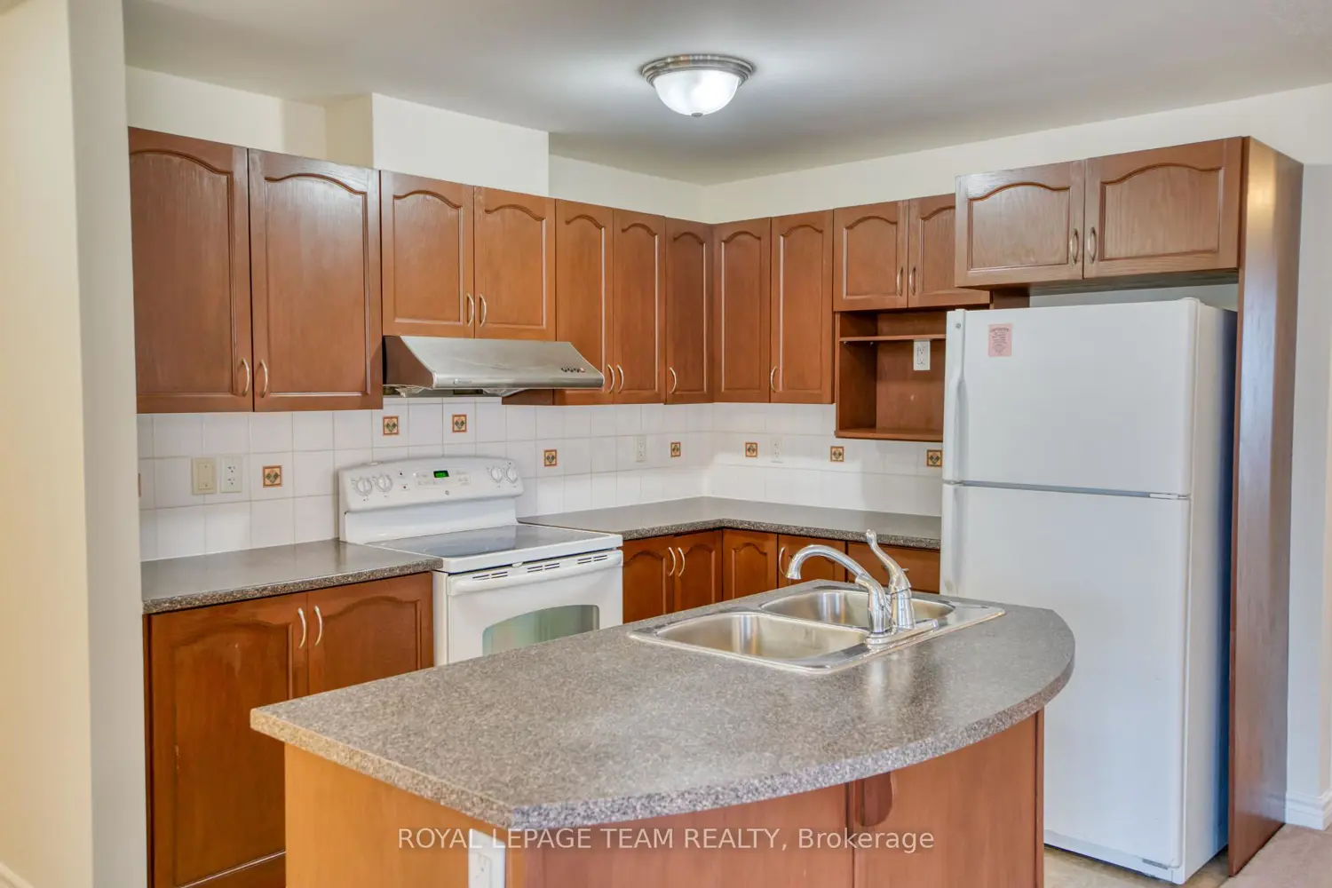 Additional image 5 of 176 Paseo Private 7