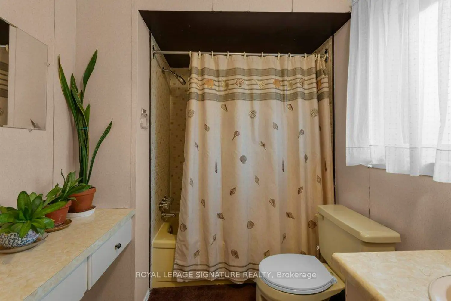 Additional image 15 of 28 Stately Way